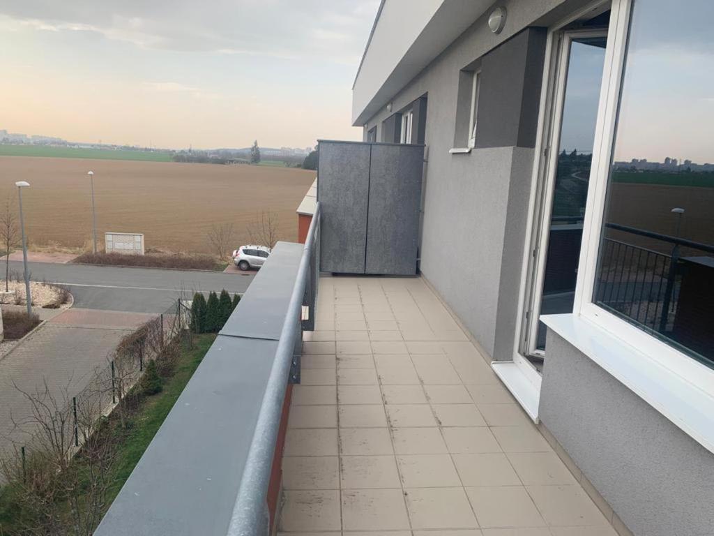 Apartment Iron Cube Praag Buitenkant foto