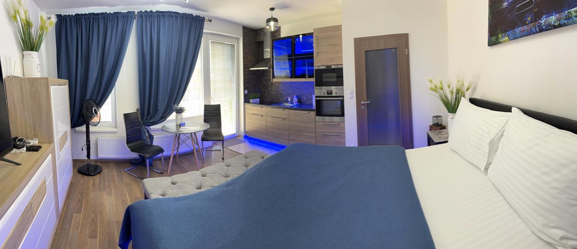 Apartment Iron Cube Praag Buitenkant foto